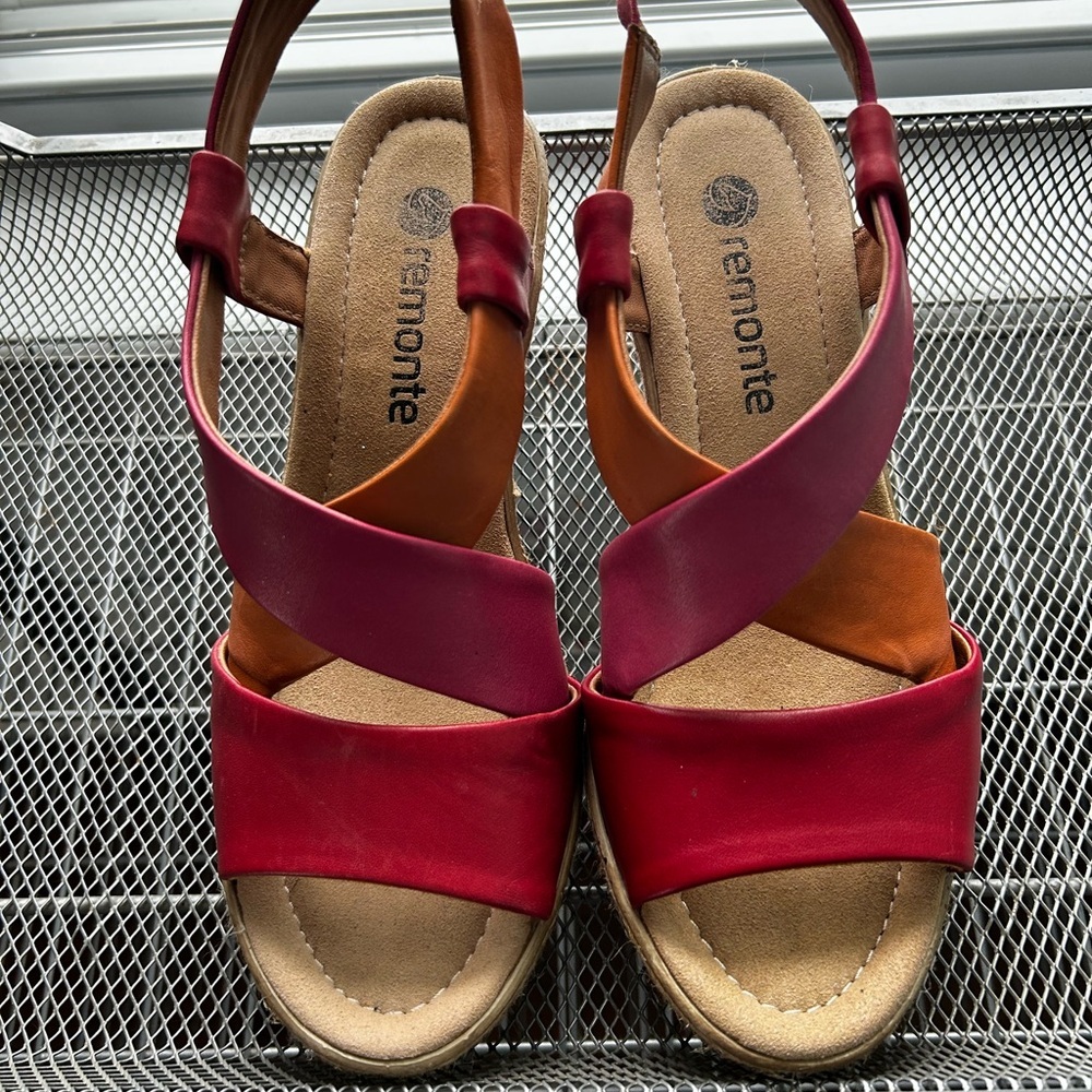 REMONTE Red Wedge Sandals Size 39/8  multi-colored leather straps orange/fuchsia